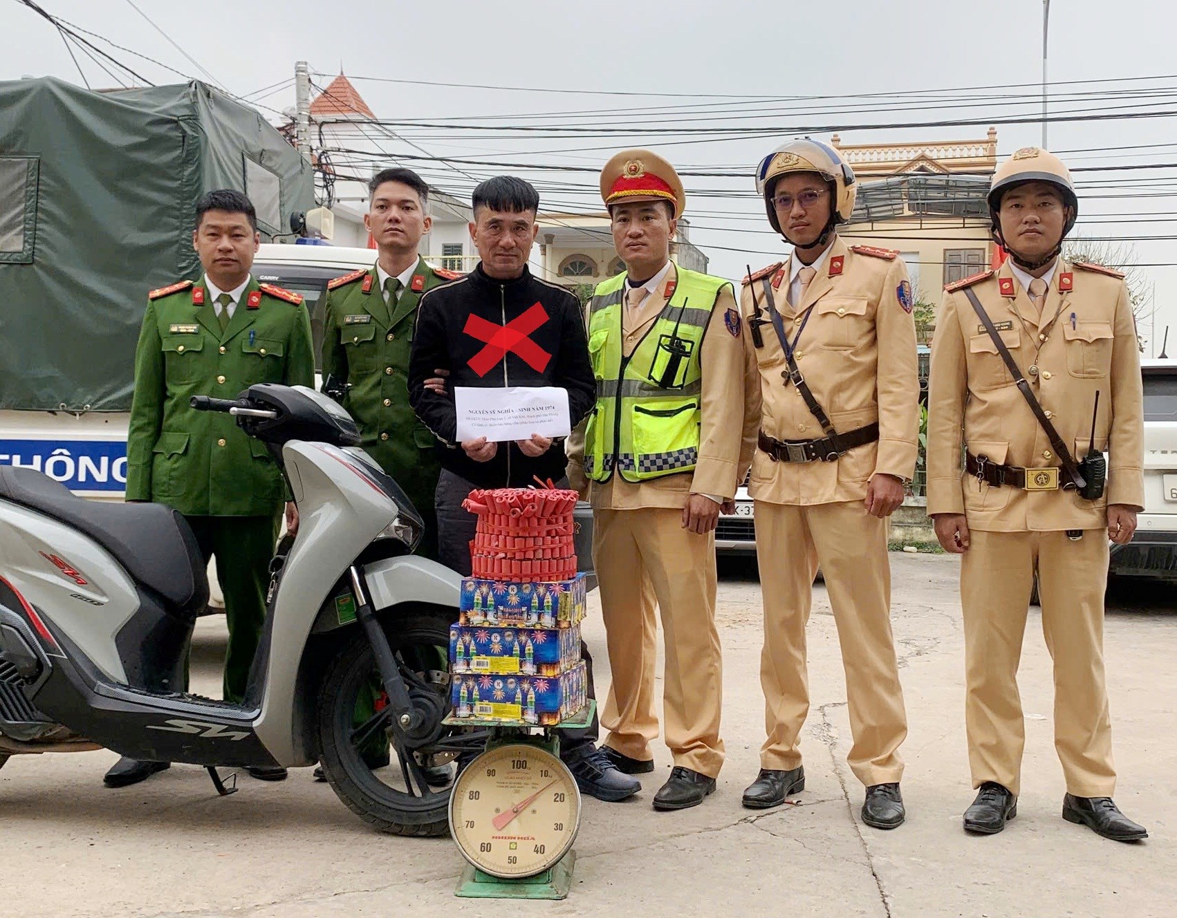 Khám xét khẩn cấp nơi ở Nguyễn Sỹ Nghĩa- Ảnh 1.