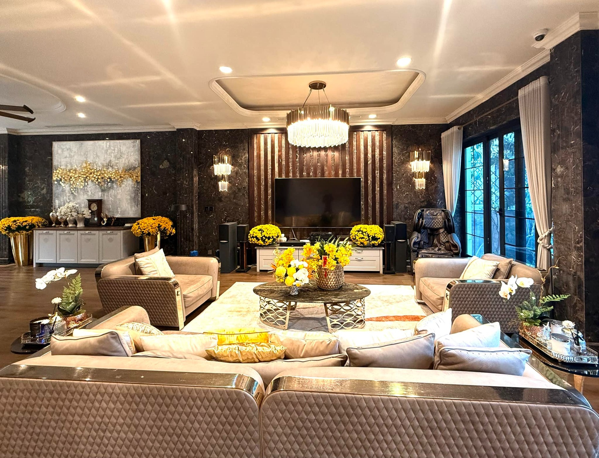 Nữ diễn viên giàu nhất miền Bắc ở biệt thự 60 tỷ- Ảnh 11. Nữ diễn viên giàu nhất miền Bắc ở biệt thự 60 tỷ- Ảnh 11.