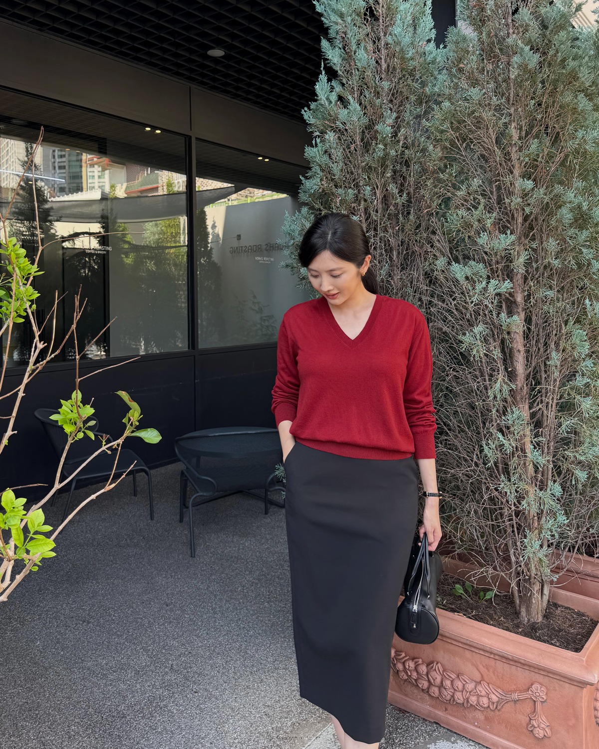 4 công thức diện chân váy đẹp nhất mùa đông, giúp chị em chạm đỉnh cao của sự sang trọng và tôn dáng- Ảnh 3. 4 công thức diện chân váy đẹp nhất mùa đông, giúp chị em chạm đỉnh cao của sự sang trọng và tôn dáng- Ảnh 3.