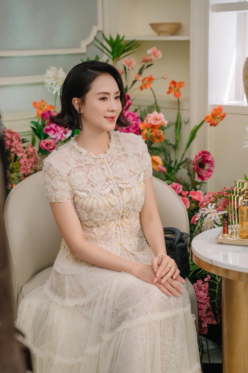 Vbiz có hàng trăm mỹ nhân nhưng duy nhất 1 người càng có tuổi càng đẹp, cốt cách giai nhân từ trong xương tủy- Ảnh 6.