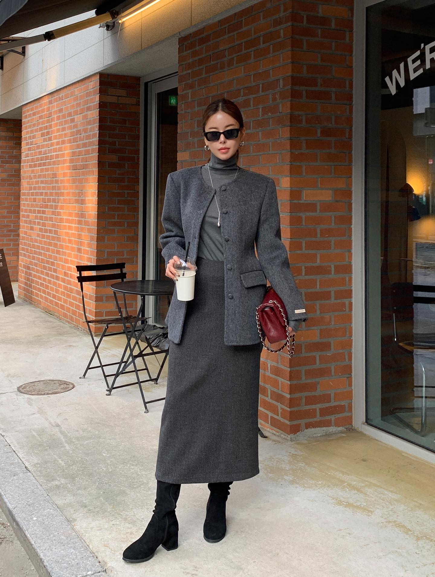 4 công thức diện chân váy đẹp nhất mùa đông, giúp chị em chạm đỉnh cao của sự sang trọng và tôn dáng- Ảnh 1. 4 công thức diện chân váy đẹp nhất mùa đông, giúp chị em chạm đỉnh cao của sự sang trọng và tôn dáng- Ảnh 1.