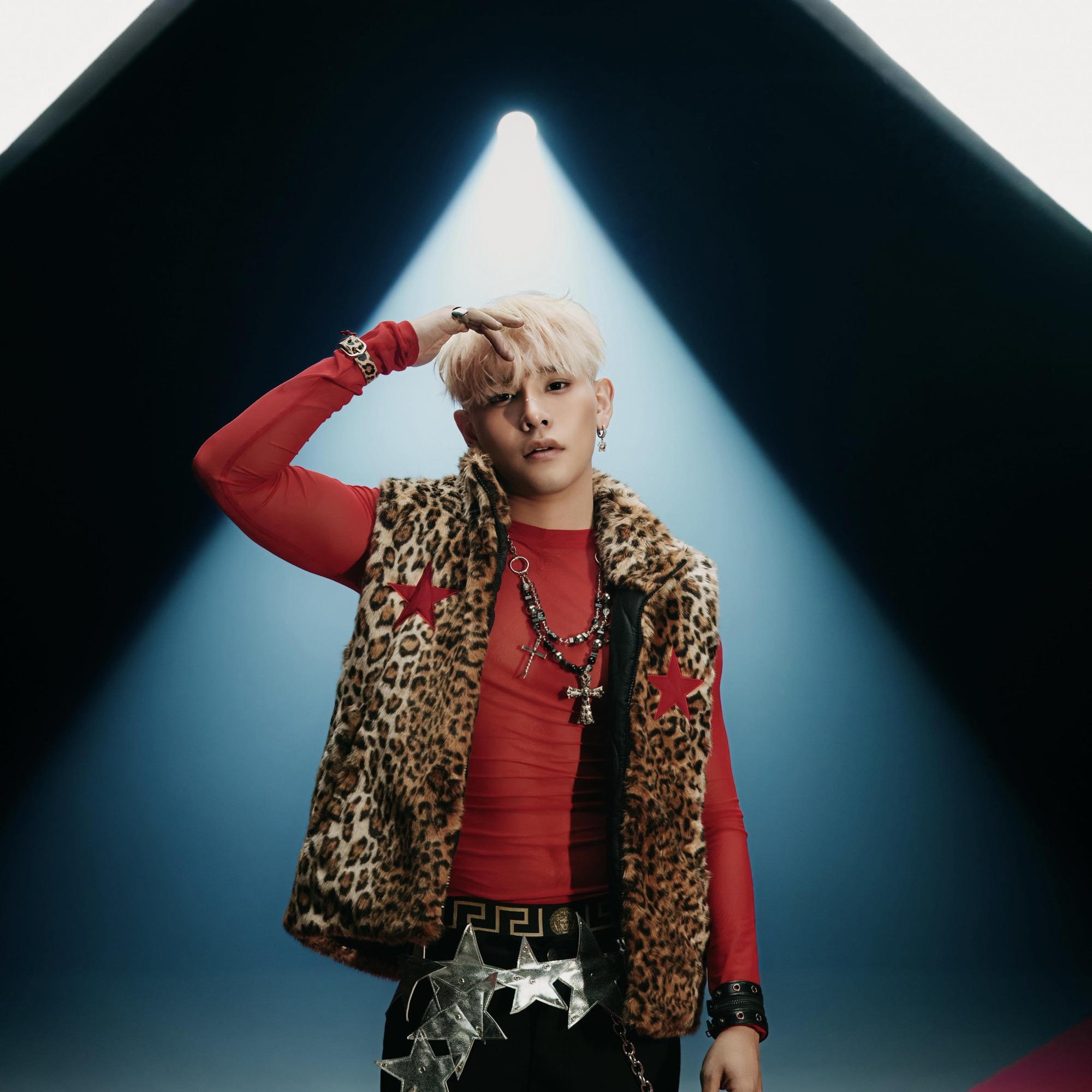 Vbiz thêm 1 thảm họa nhạc Việt, Sơn Tùng bị nam ca sĩ vô danh “ké fame”- Ảnh 5.