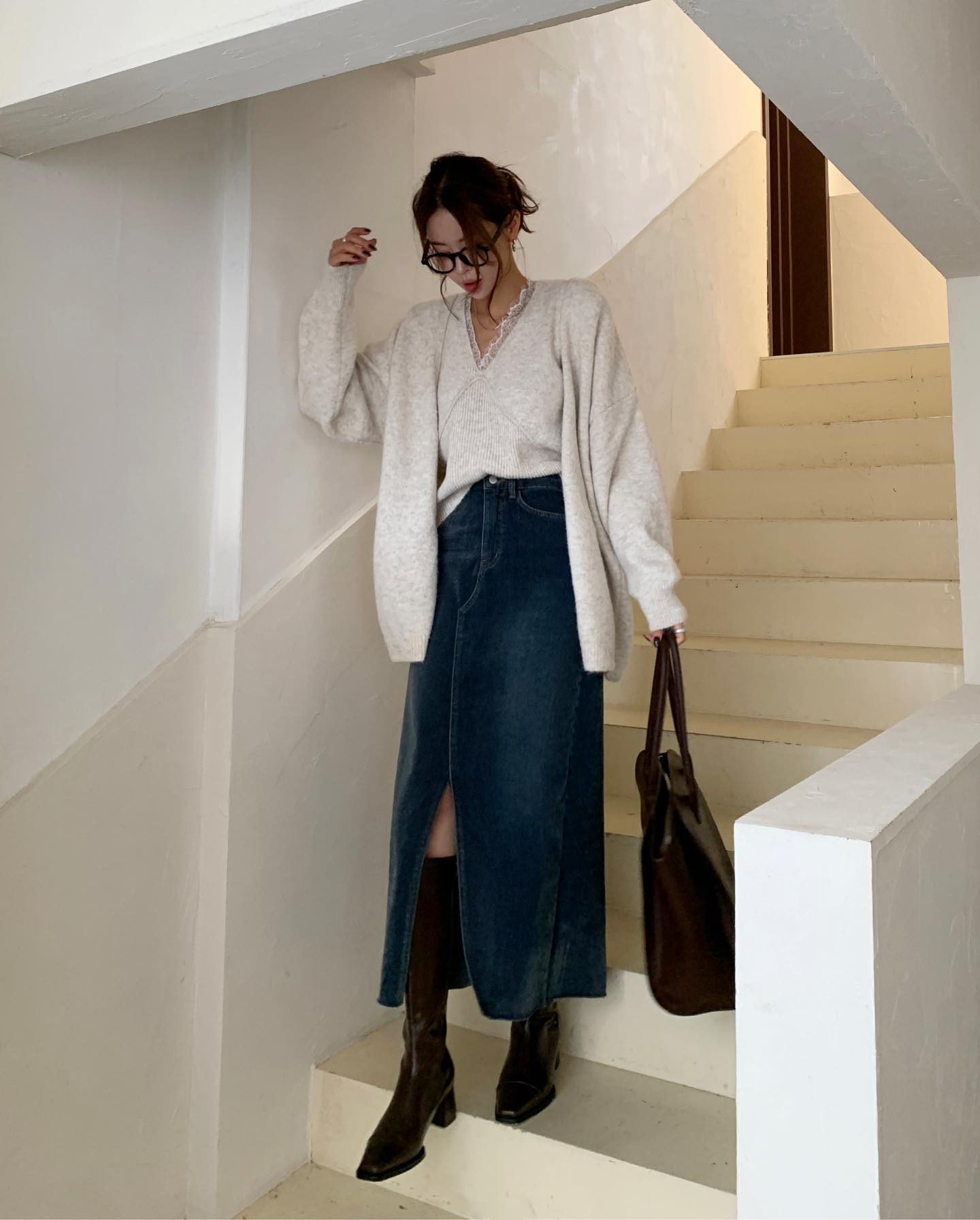 4 công thức diện chân váy đẹp nhất mùa đông, giúp chị em chạm đỉnh cao của sự sang trọng và tôn dáng- Ảnh 6. 4 công thức diện chân váy đẹp nhất mùa đông, giúp chị em chạm đỉnh cao của sự sang trọng và tôn dáng- Ảnh 6.