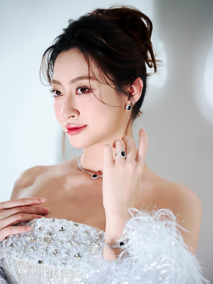 Hoa hậu Việt học tiến sĩ ở tuổi 24: Lọt top 12 Miss World, sở hữu nhà chục tỷ- Ảnh 3.