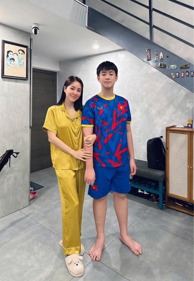 Lê Phương trả lời 10 điểm khi được hỏi: Cho con làm diễn viên hay công an - Khéo đến thế là cùng- Ảnh 1.