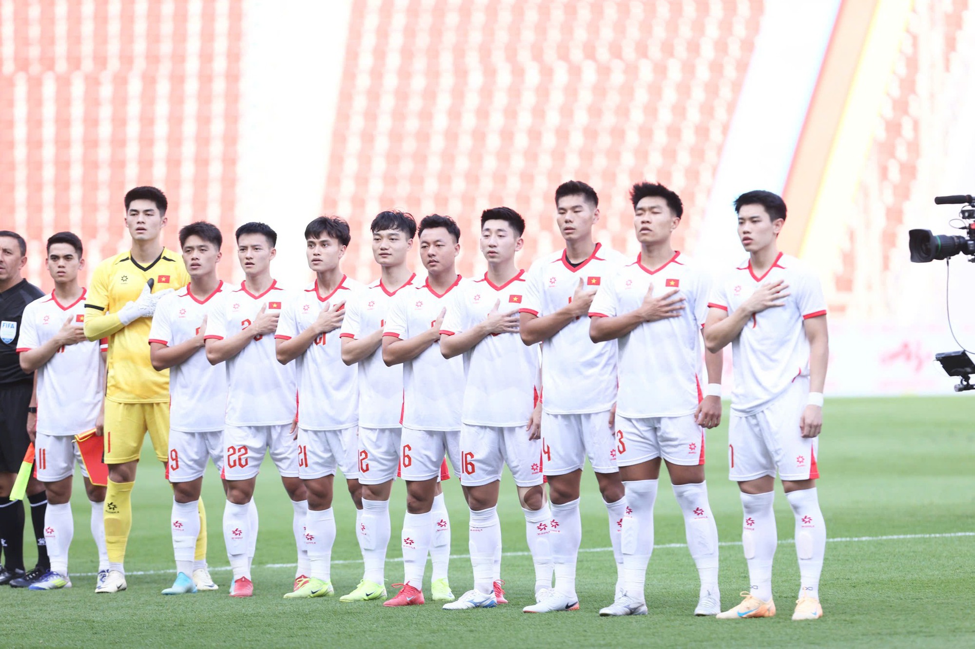 BTC Thái Lan xin lỗi về sự cố U22 Việt Nam phải hát Quốc ca "chay" không có nhạc tại SEA Games- Ảnh 1. BTC Thái Lan xin lỗi về sự cố U22 Việt Nam phải hát Quốc ca "chay" không có nhạc tại SEA Games- Ảnh 1.