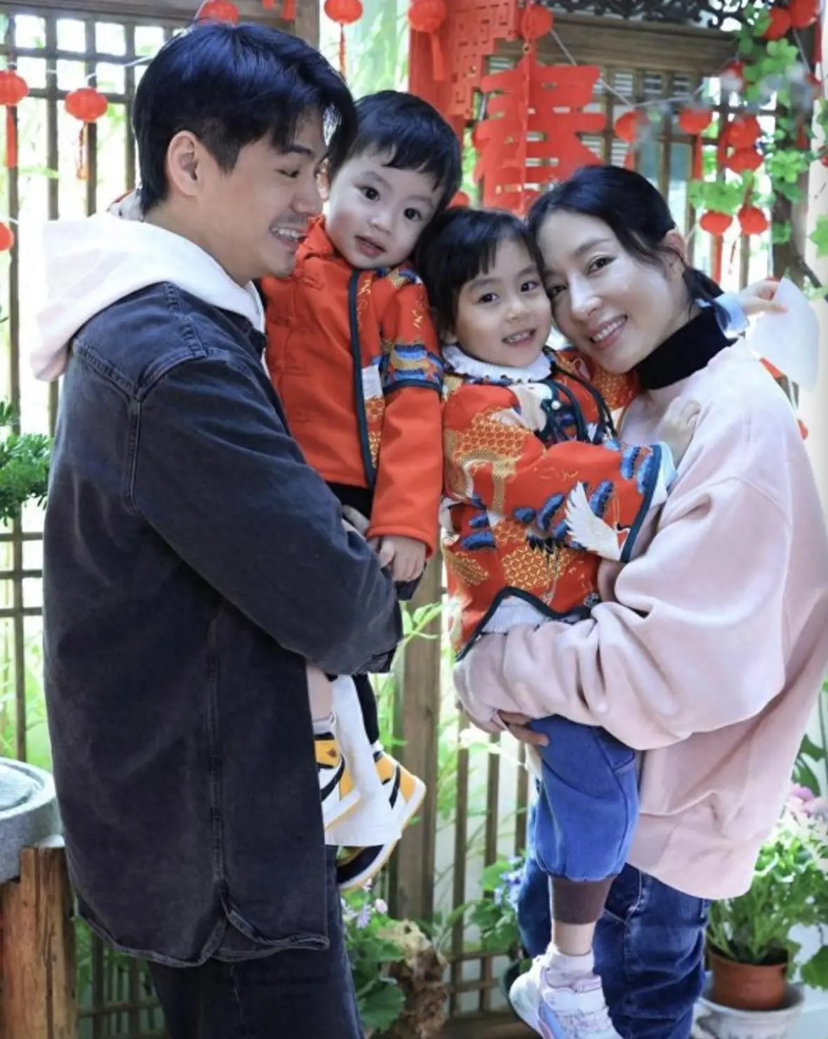 Chi tiêu hơn 330 triệu/tháng, nam diễn viên tiết lộ áp lực tài chính khi phải "nuôi" cả gia đình 7 người- Ảnh 2.