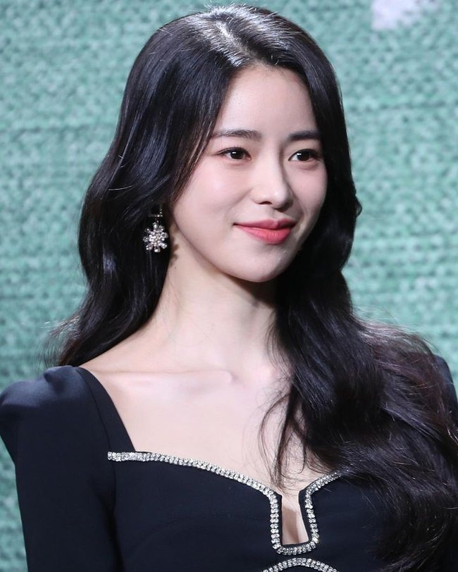 "Ác nữ" nổi tiếng nhất châu Á mặc đẹp không trượt phát nào- Ảnh 1.