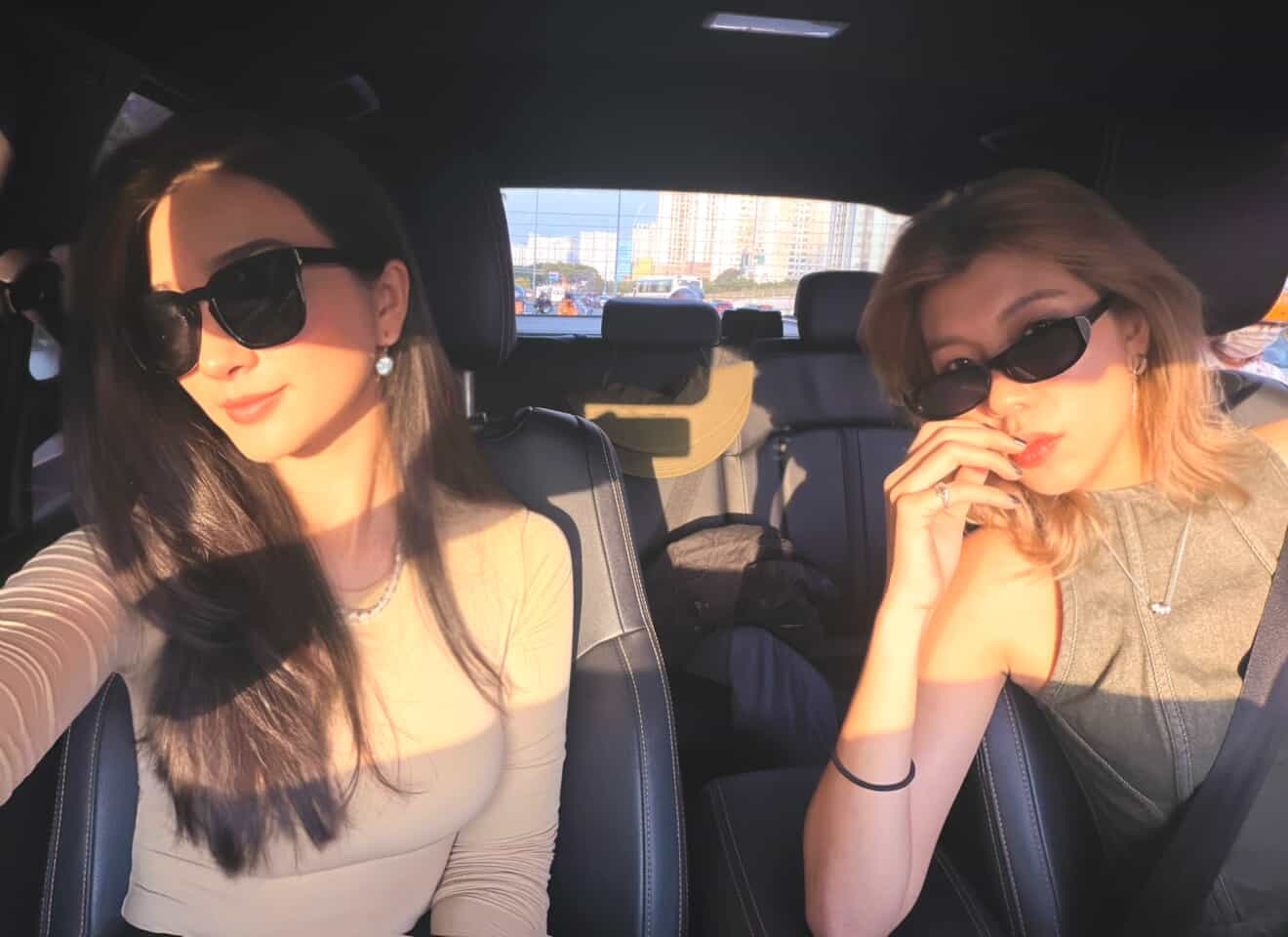 Đồng Ánh Quỳnh tung ảnh hot khiến đại mỹ nhân Kim Tuyến phải công khai 