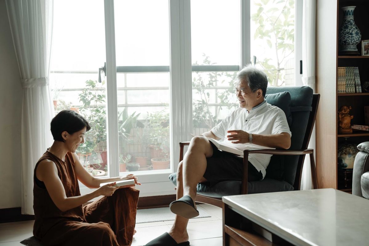 Chỉ nhìn 3 thứ trong phòng, cụ ông thuê giúp việc lương 50 triệu/tháng tin chắc mình "thắng đời"- Ảnh 1.