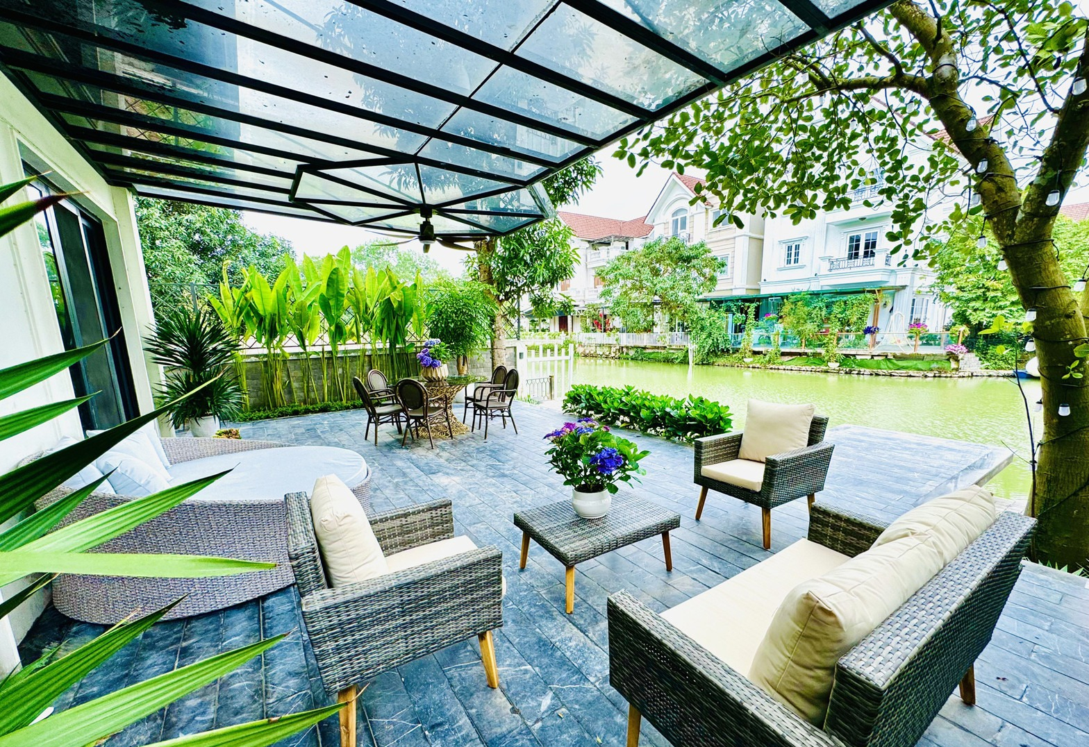 Nữ diễn viên giàu nhất miền Bắc ở biệt thự 60 tỷ- Ảnh 8. Nữ diễn viên giàu nhất miền Bắc ở biệt thự 60 tỷ- Ảnh 8.