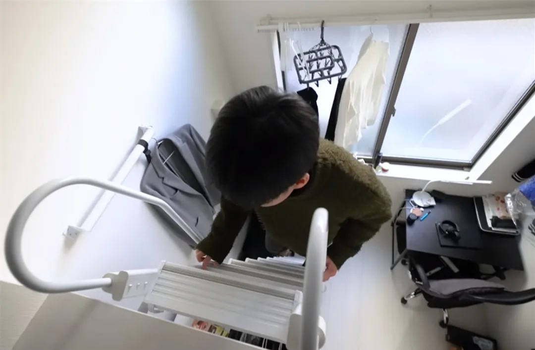 Căn phòng 8m² gây sốc giữa Hồng Kông, nhỏ như hộp diêm nhưng chủ nhân khẳng định: Không muốn xa rời- Ảnh 17.