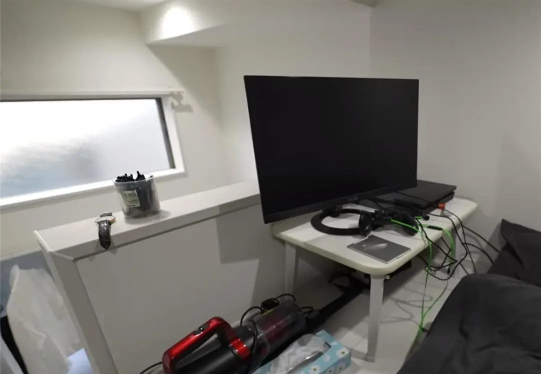 Căn phòng 8m² gây sốc giữa Hồng Kông, nhỏ như hộp diêm nhưng chủ nhân khẳng định: Không muốn xa rời- Ảnh 18.