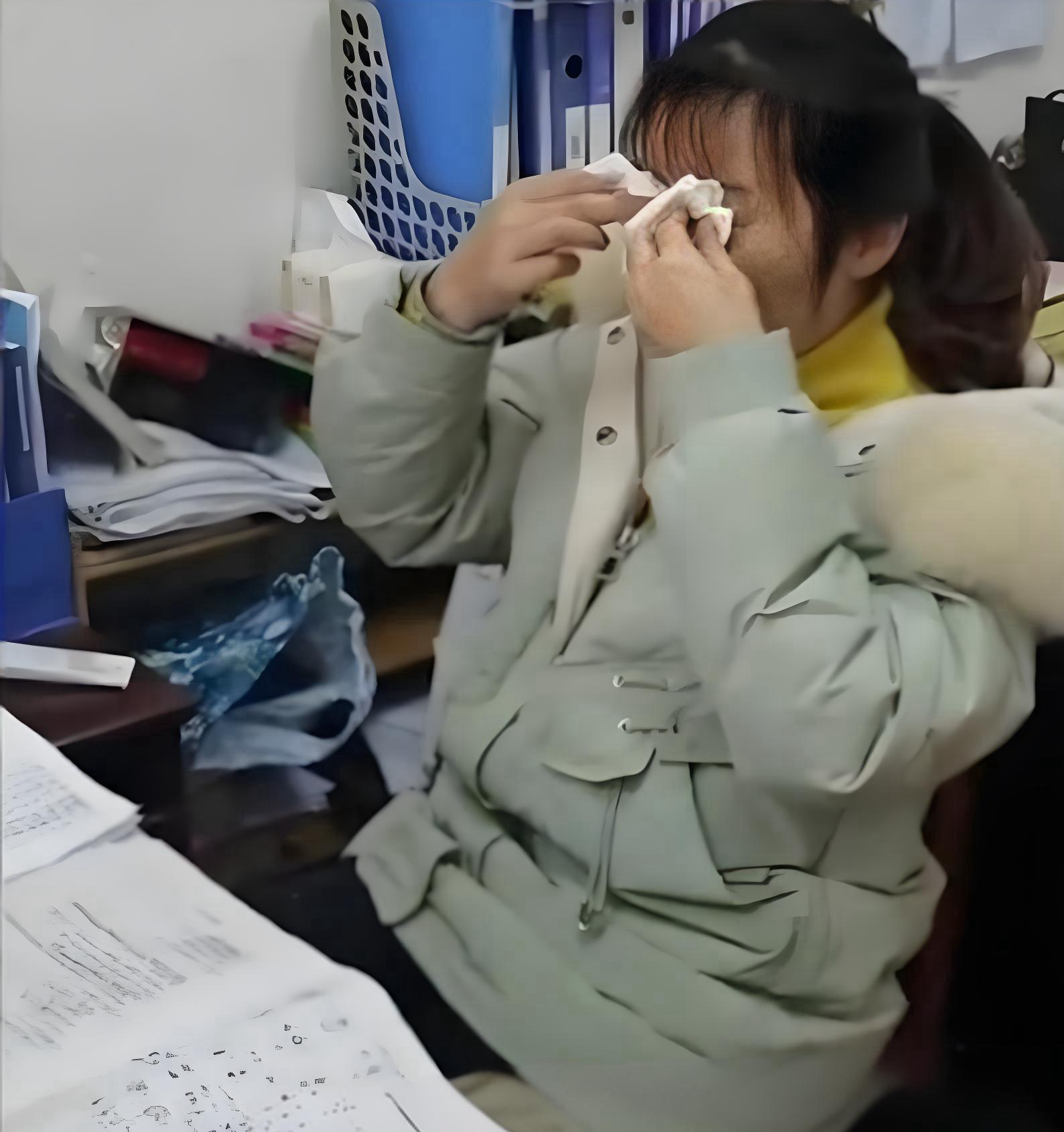 Cháu thi được điểm kém, ông nội viết 1 câu lên bài kiểm tra mà cả MXH bật khóc- Ảnh 2.