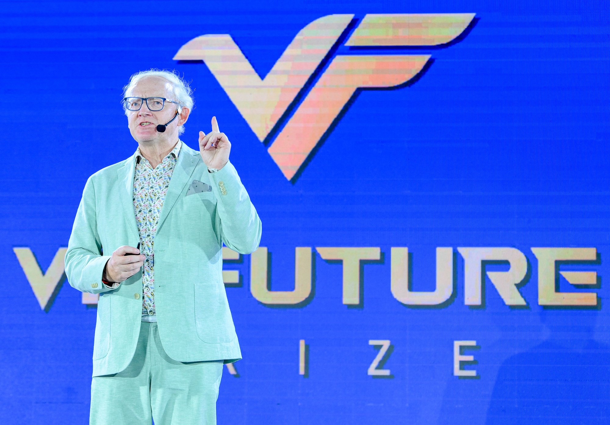 GS Toby Walsh: "Khi AI mắc sai lầm, chúng ta không thể bắt AI chịu trách nhiệm, đó là vấn đề của con người"- Ảnh 2. GS Toby Walsh: "Khi AI mắc sai lầm, chúng ta không thể bắt AI chịu trách nhiệm, đó là vấn đề của con người"- Ảnh 2.