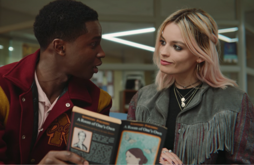 Xem Sex Education, bà mẹ đơn thân như tôi òa khóc: Không muốn đời con rơi vào vũng bùn thì phải thay đổi ngay 3 điều này!- Ảnh 1.