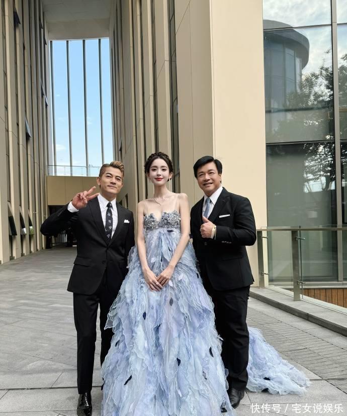 8 triệu người tìm xem mỹ nhân đẹp nhất Tân Cương được Thiên vương đình đám xin chụp ảnh cùng- Ảnh 1.