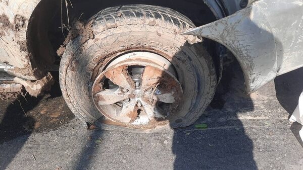 Phát hiện 9 thi thể trong một chiếc xe Toyota dưới kênh- Ảnh 4. Phát hiện 9 thi thể trong một chiếc xe Toyota dưới kênh- Ảnh 4.