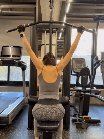 Đại mỹ nhân Son Ye Jin đã đẹp còn chăm tập gym, ngoài 40 body cực nuột nà, bảo sao Hyun Bin mê mệt- Ảnh 2.