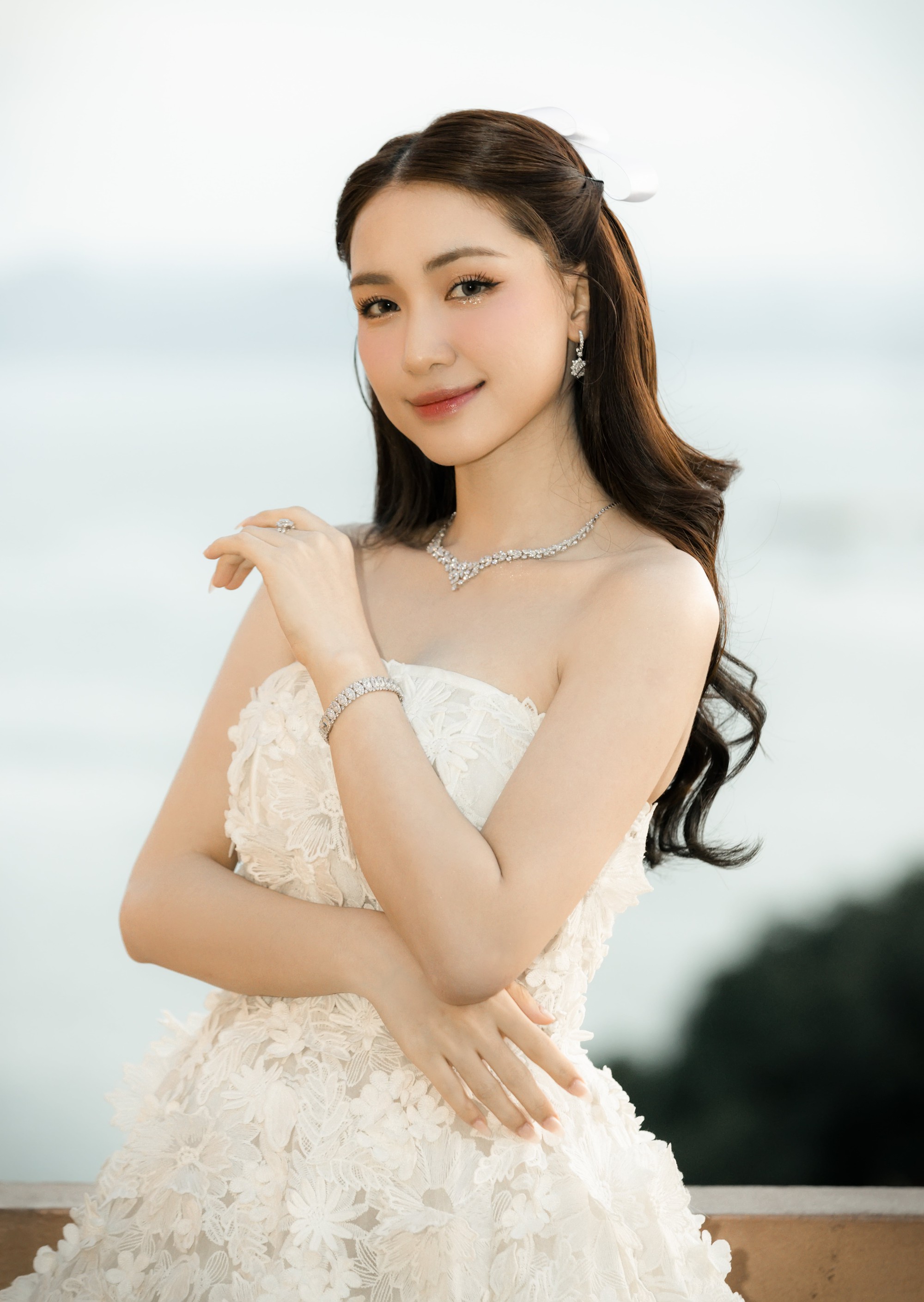 Cháu gái của Thiếu tá quân đội: Sở hữu MV đỉnh nhất 2025, được Thủ tướng khen ngợi- Ảnh 3.