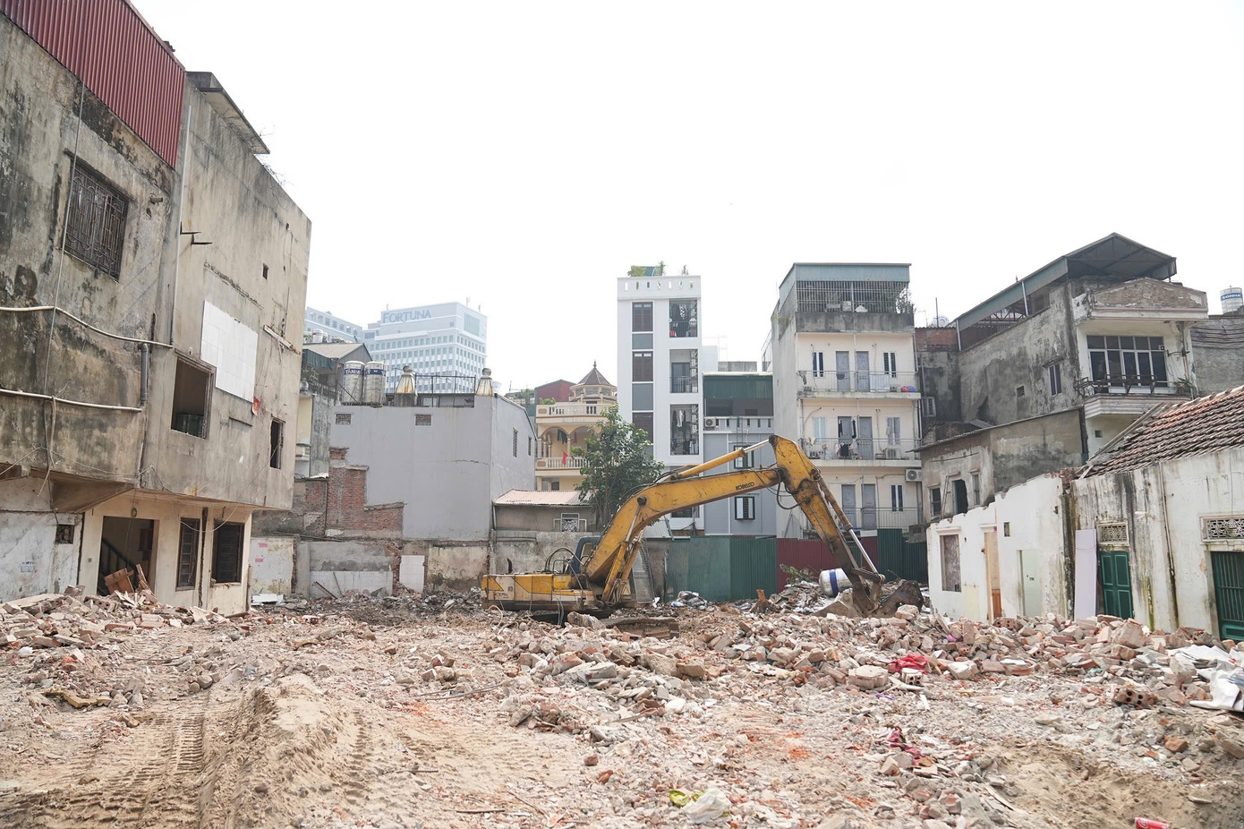 Người dân bám trụ, kinh doanh giữa dự án đường “đắt nhất hành tinh”- Ảnh 18.