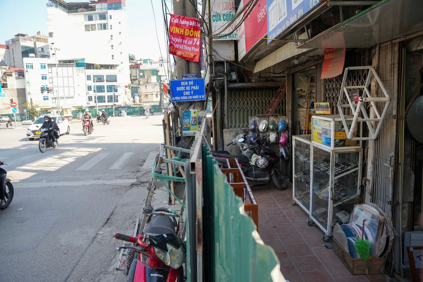 Người dân bám trụ, kinh doanh giữa dự án đường “đắt nhất hành tinh”- Ảnh 5.