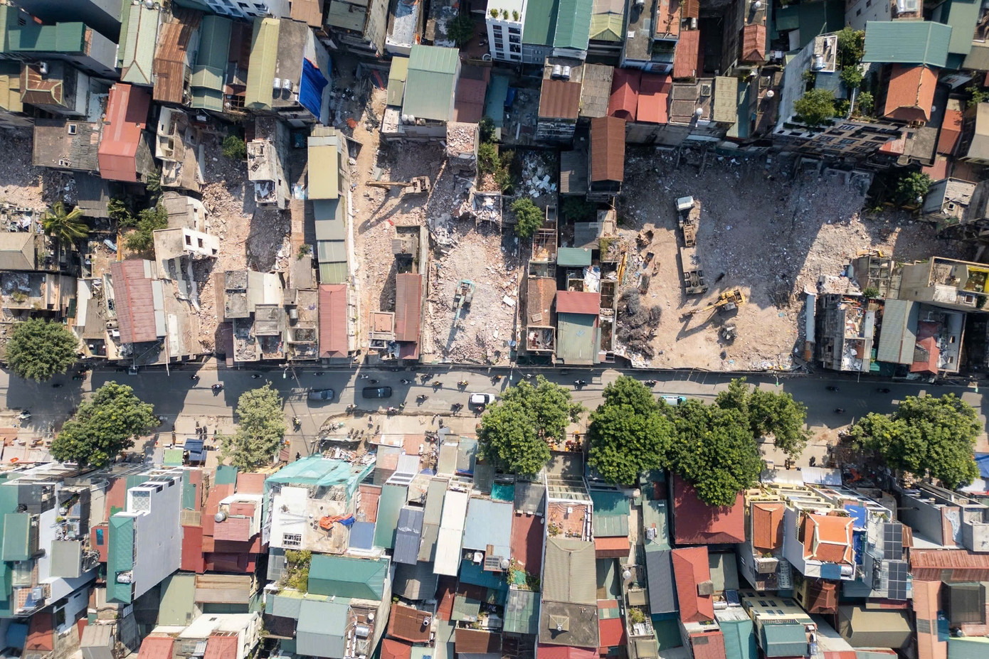 Người dân bám trụ, kinh doanh giữa dự án đường “đắt nhất hành tinh”- Ảnh 2.