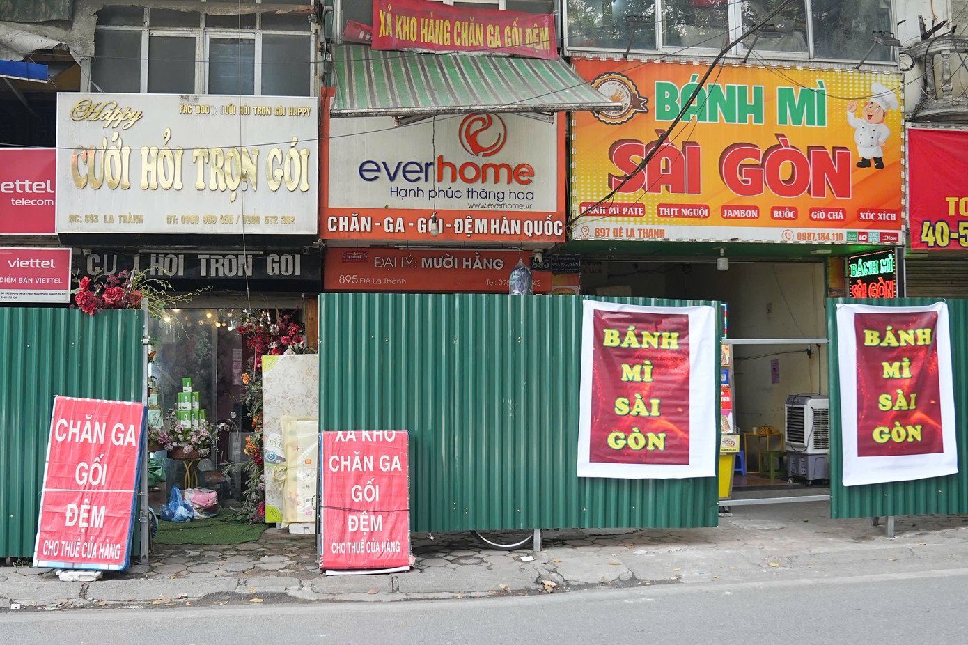 Người dân bám trụ, kinh doanh giữa dự án đường “đắt nhất hành tinh”- Ảnh 12.