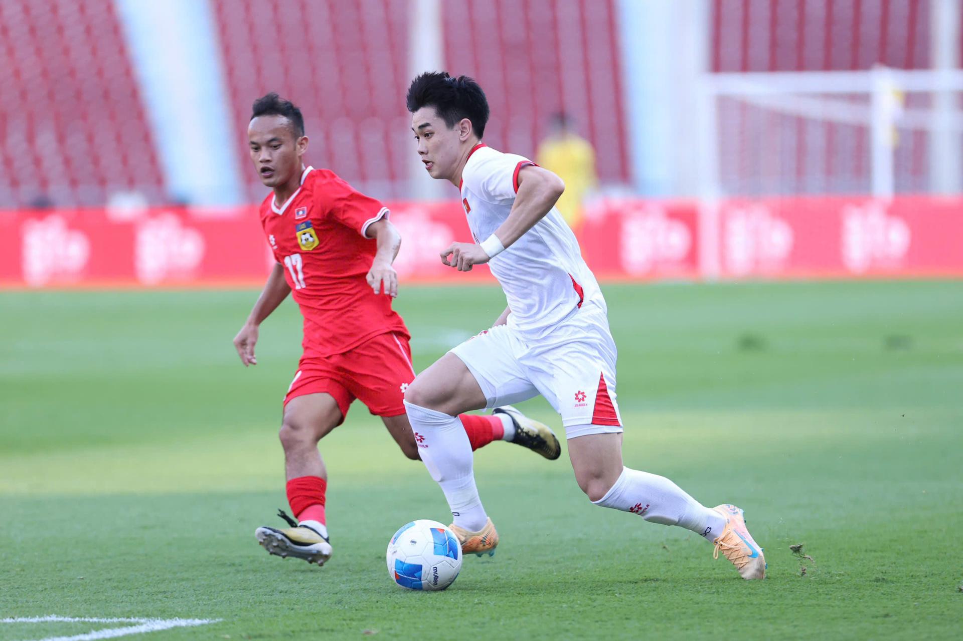 HLV Kim Sang-sik: “Bàn thua trước Lào khiến U22 Việt Nam bị tâm lý”- Ảnh 2. HLV Kim Sang-sik: “Bàn thua trước Lào khiến U22 Việt Nam bị tâm lý”- Ảnh 2.