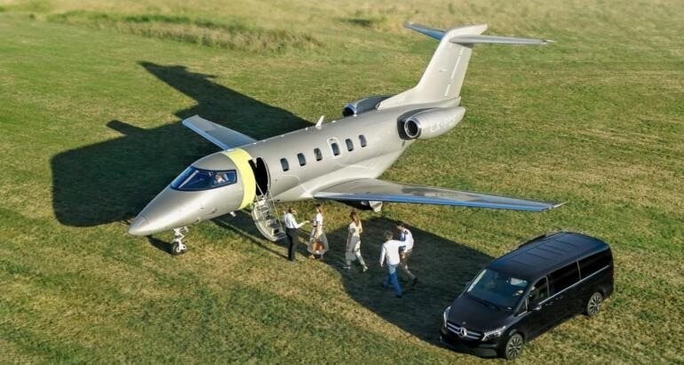 Quên Bitcoin đi: Nếu bỏ 10.000 USD mua cổ phiếu Nvidia đợt IPO, giờ bạn có thể mua 1 chiếc máy bay riêng của Jeff Bezos, 1 chiếc Bugatti Tourbillon 1.800 HP mà vẫn dư 55 triệu USD trong tài khoản- Ảnh 3.