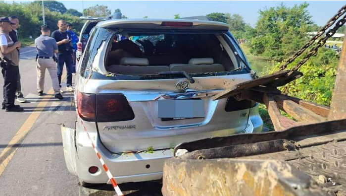 Phát hiện 9 thi thể trong một chiếc xe Toyota dưới kênh- Ảnh 1. Phát hiện 9 thi thể trong một chiếc xe Toyota dưới kênh- Ảnh 1.