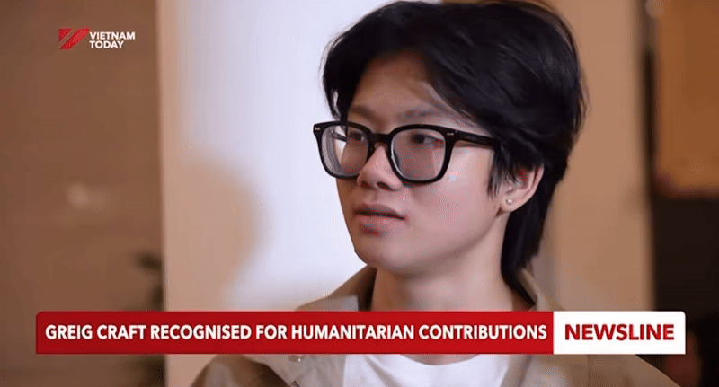 Cậu bé bị bỏ rơi trong rừng 19 năm trước gây bùng nổ khi xuất hiện trên sóng Vietnam Today- Ảnh 1.