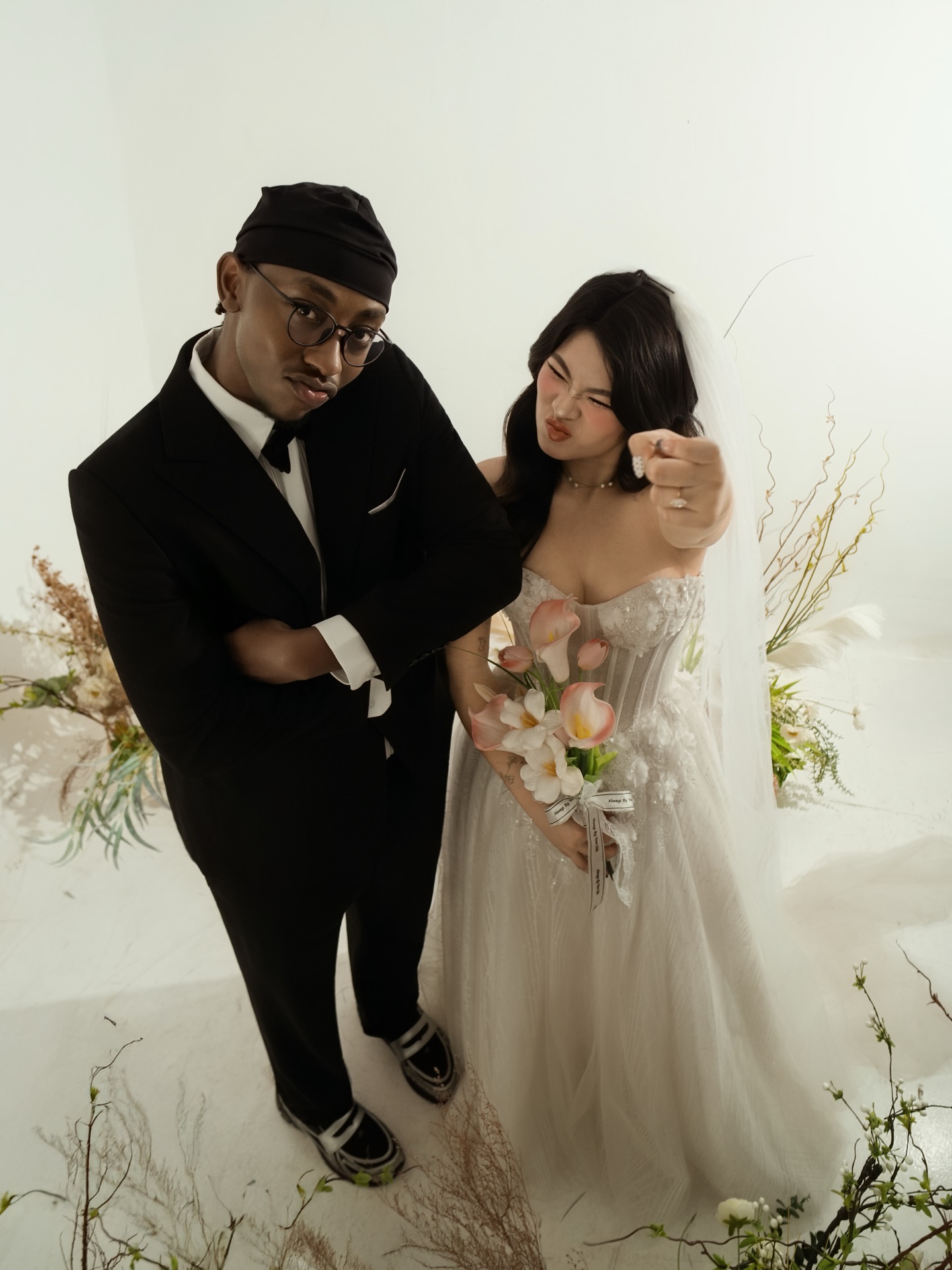 Bộ ảnh cưới cô dâu Việt và chú rể châu Phi viral nhất lúc này- Ảnh 6. Bộ ảnh cưới cô dâu Việt và chú rể châu Phi viral nhất lúc này- Ảnh 6.