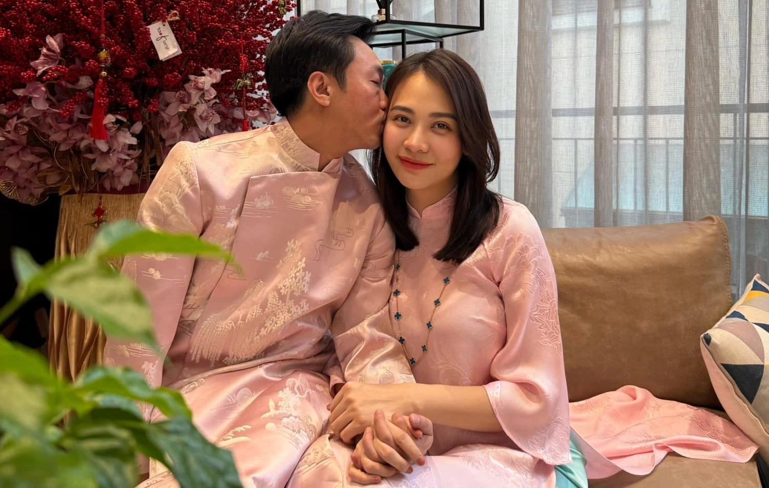 Nữ ca sĩ dân tộc Tày đổi đời nhờ làm vợ đại gia phố núi, con trai tập đoàn nghìn tỷ- Ảnh 8.