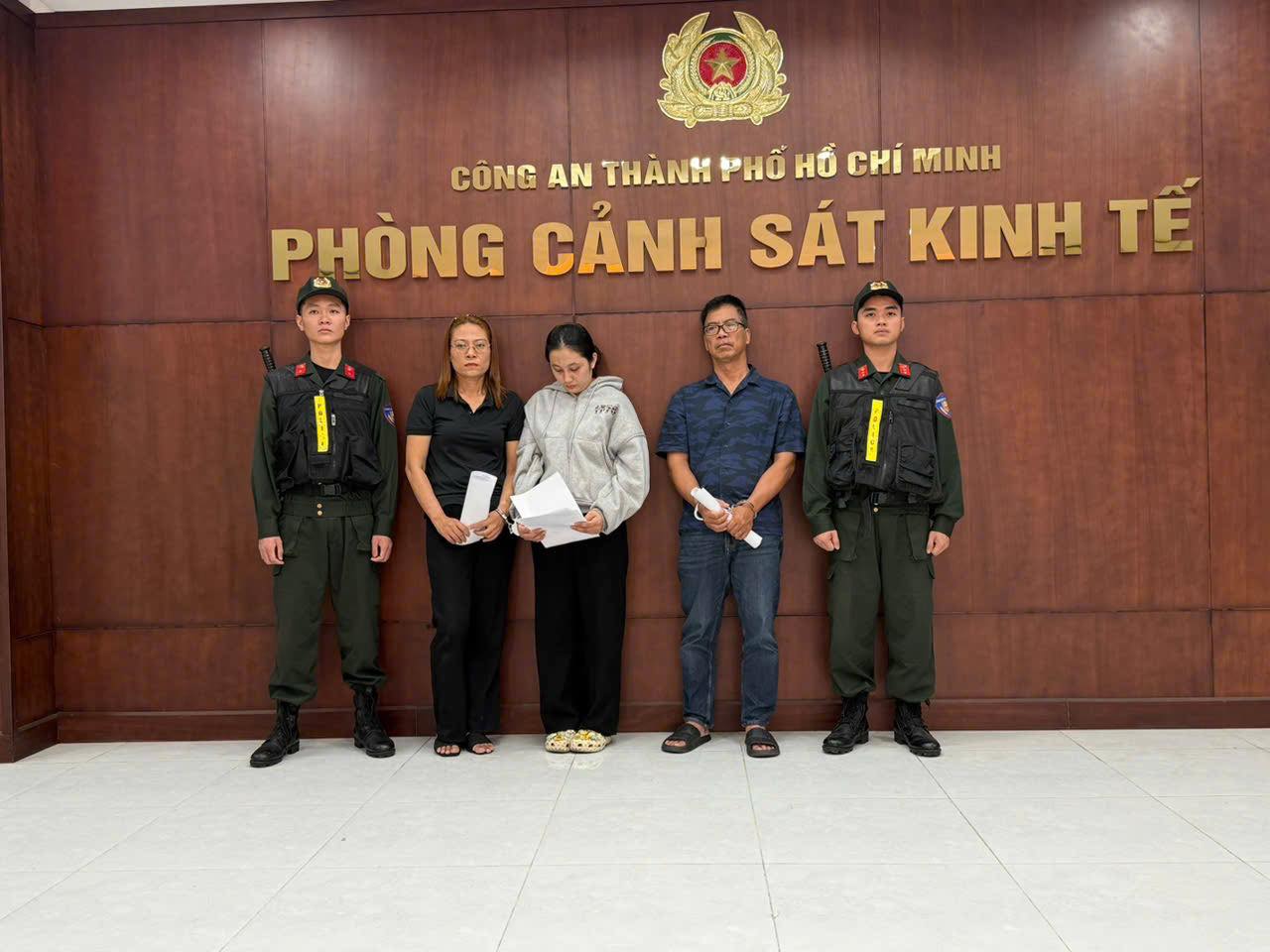 Bắt Gi&aacute;m đốc c&ocirc;ng ty Tạ Văn Vinh- Ảnh 1.