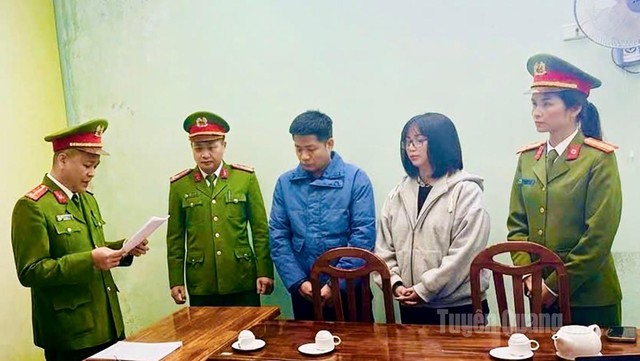 Tạo website giả mạo ngân hàng cho đường dây lừa đảo ở Campuchia, Võ Thanh Tuyền và Trần Thị Phương Anh bị khởi tố- Ảnh 1. Tạo website giả mạo ngân hàng cho đường dây lừa đảo ở Campuchia, Võ Thanh Tuyền và Trần Thị Phương Anh bị khởi tố- Ảnh 1.