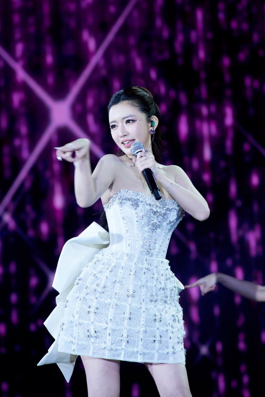 Lộ cát-xê của mỹ nhân có đôi chân đẹp nhất nhì Vbiz: Hát 3 bài bỏ túi hơn nửa tỷ đồng- Ảnh 2.