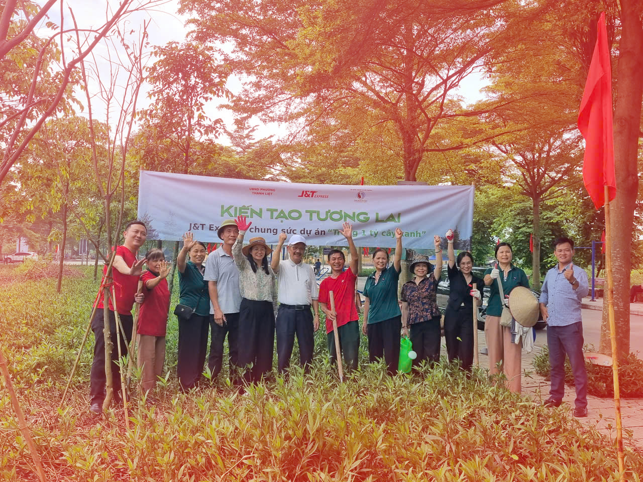 Chạm 2025: H&agrave;nh tr&igrave;nh xuy&ecirc;n Việt của những chuyến xe đ&aacute;ng tin cậy- Ảnh 22.