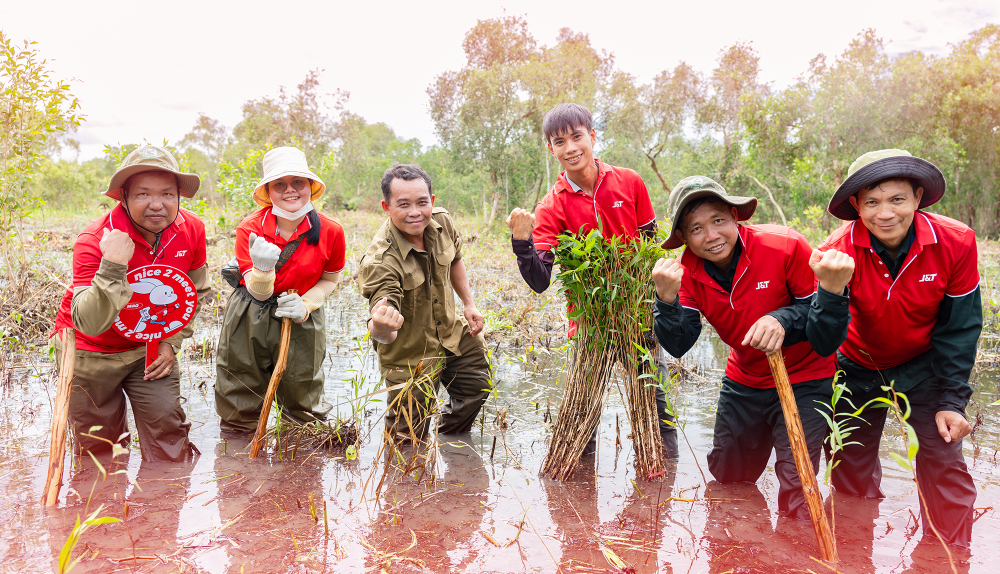 Chạm 2025: H&agrave;nh tr&igrave;nh xuy&ecirc;n Việt của những chuyến xe đ&aacute;ng tin cậy- Ảnh 20.