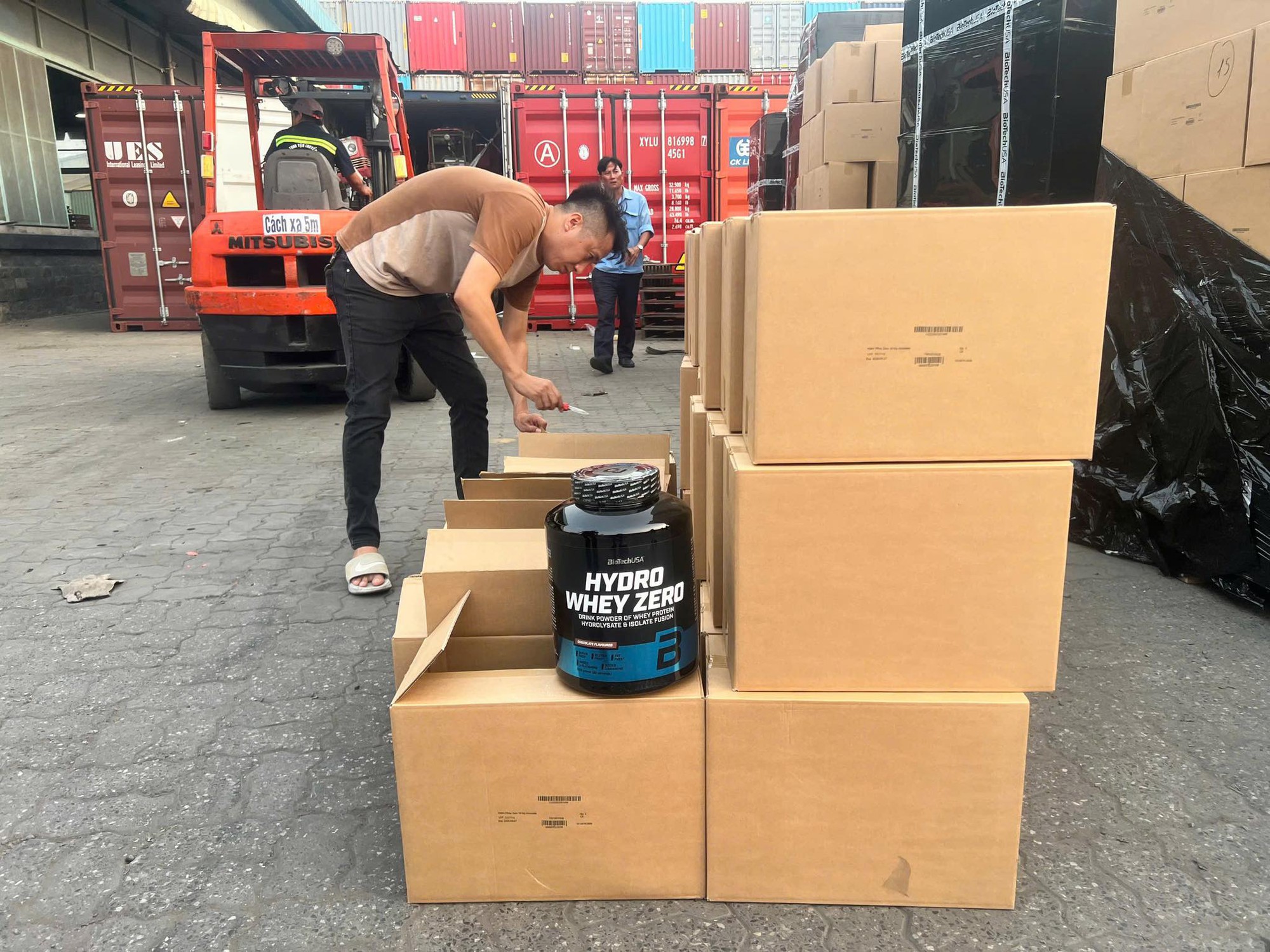 Bắt Gi&aacute;m đốc c&ocirc;ng ty Tạ Văn Vinh- Ảnh 3.