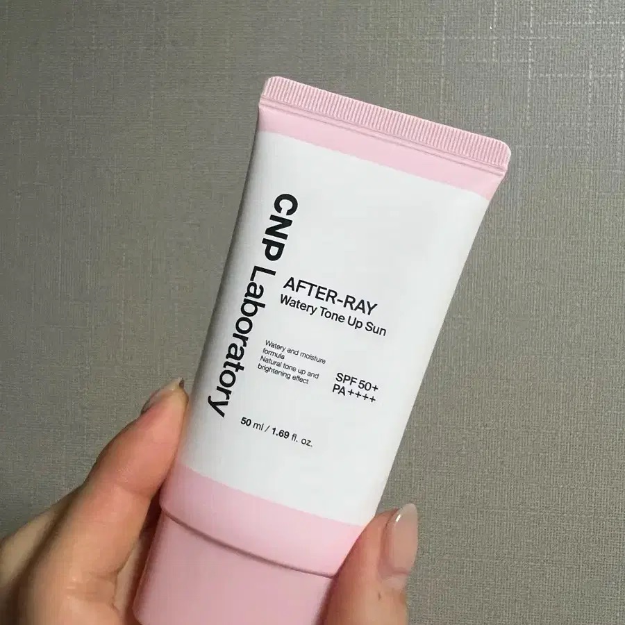 5 tu&yacute;p kem chống nắng n&acirc;ng tone gi&aacute; dễ thở, chất lượng được khen nhất năm 2025- Ảnh 7.