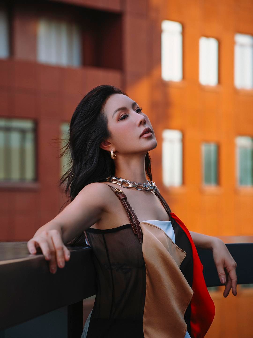 Hậu chia tay chồng, hoa hậu 4 "lần đ&ograve;" ng&agrave;y c&agrave;ng trẻ đẹp ở tuổi 49, thu nhập mỗi th&aacute;ng 10 tỷ đồng- Ảnh 6.