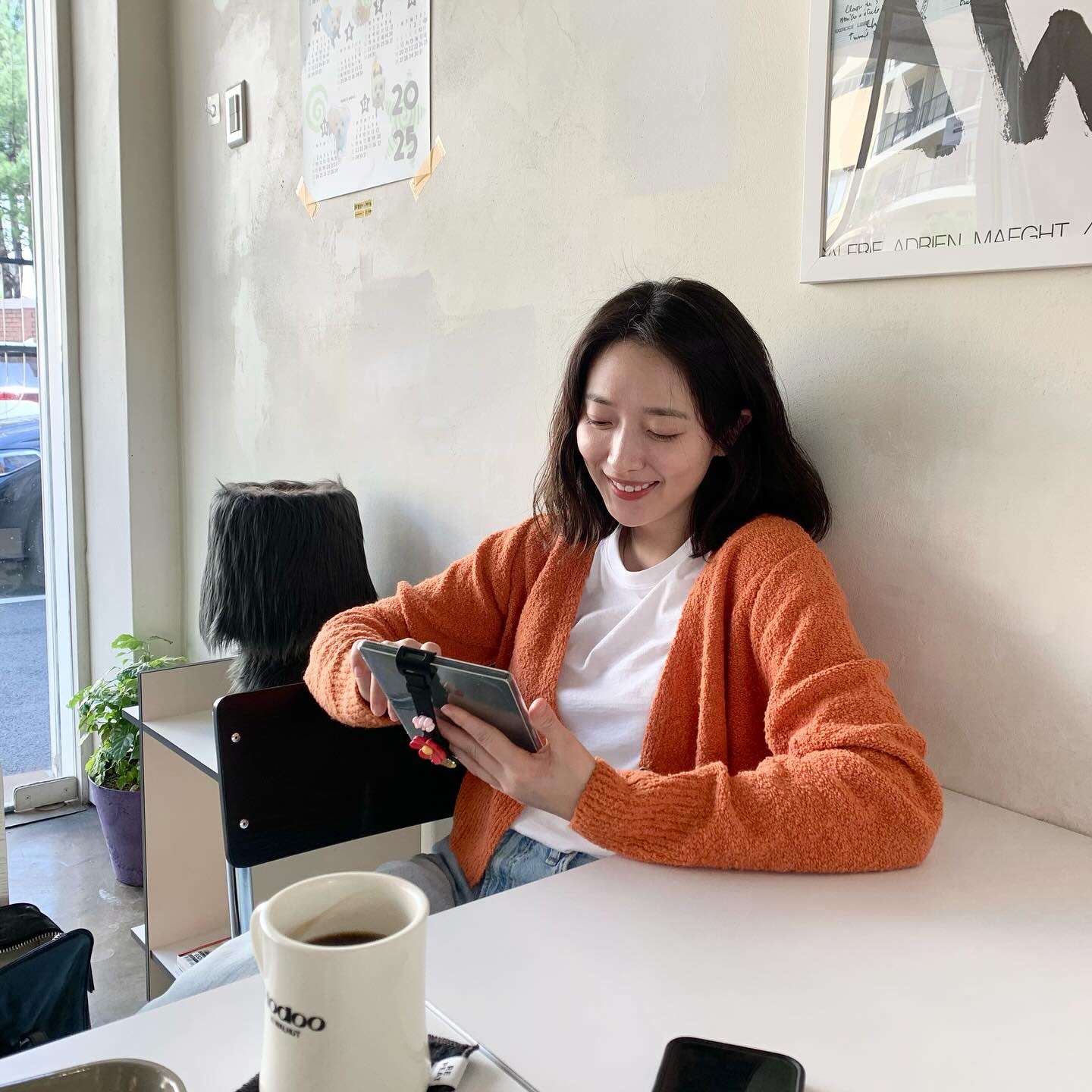 Nữ ch&iacute;nh phim Taxi Driver 33 tuổi nhưng tr&ocirc;ng như nữ sinh, style ngo&agrave;i đời c&ograve;n trẻ trung hơn nữa- Ảnh 8.