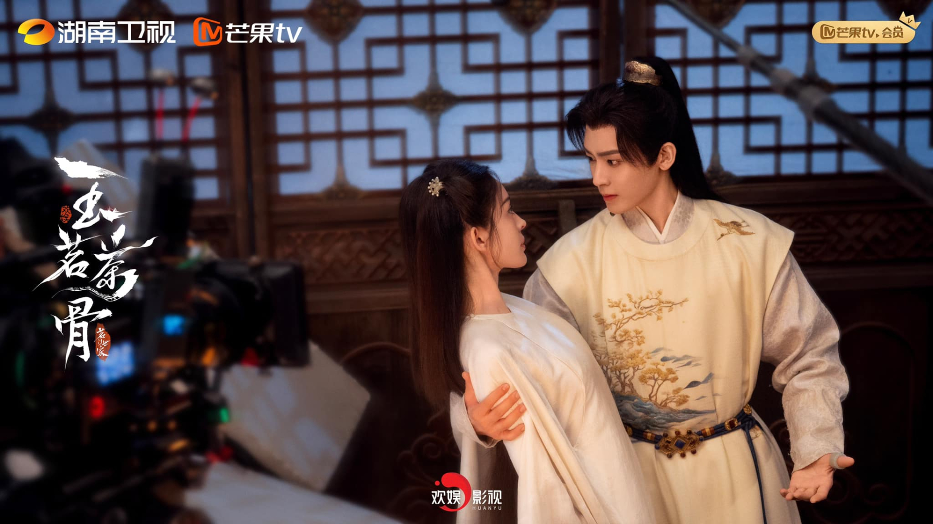 Chỉ cần cặp đ&ocirc;i n&agrave;y đứng cạnh nhau th&igrave; nơi đ&oacute; ch&iacute;nh l&agrave; bồng lai ti&ecirc;n cảnh, đẹp đến nỗi kh&ocirc;ng cho ai đẹp c&ugrave;ng- Ảnh 5.