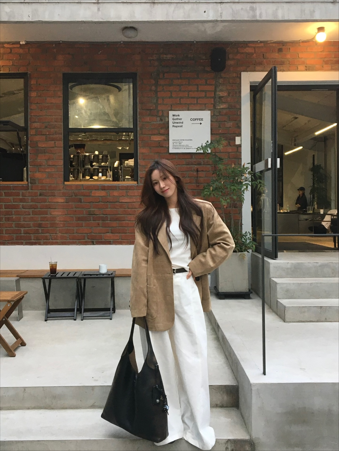 4 kiểu &aacute;o kho&aacute;c ho&agrave;n hảo cho n&agrave;ng c&oacute; chiều cao khi&ecirc;m tốn: Mẫu số 2 đặc biệt sang chảnh v&agrave; long lanh- Ảnh 8.