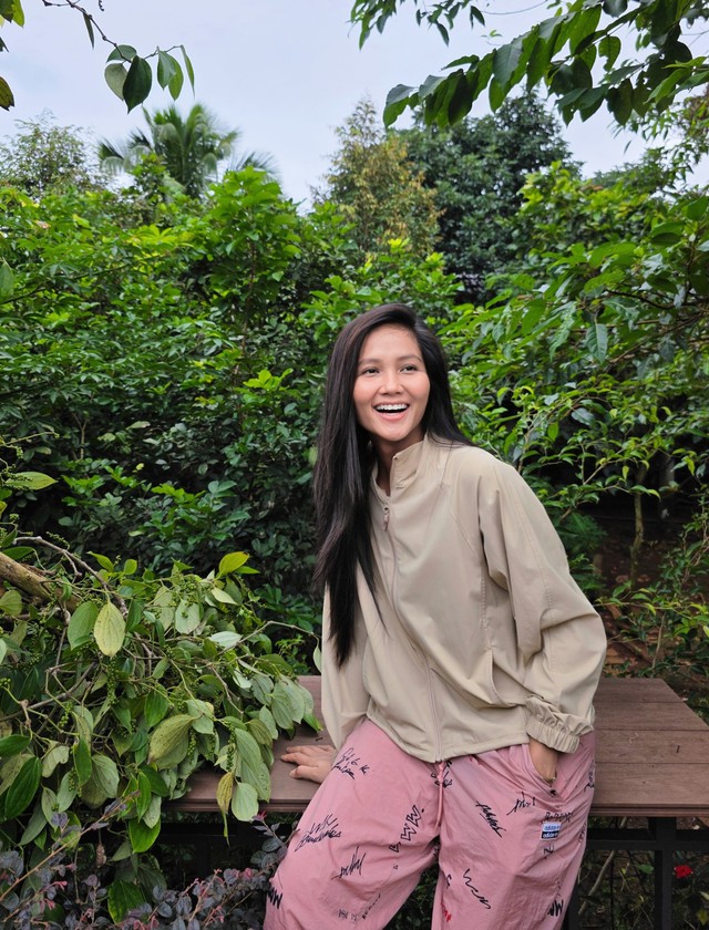 C&aacute;i mũi bất thường của H'Hen Ni&ecirc;- Ảnh 2.