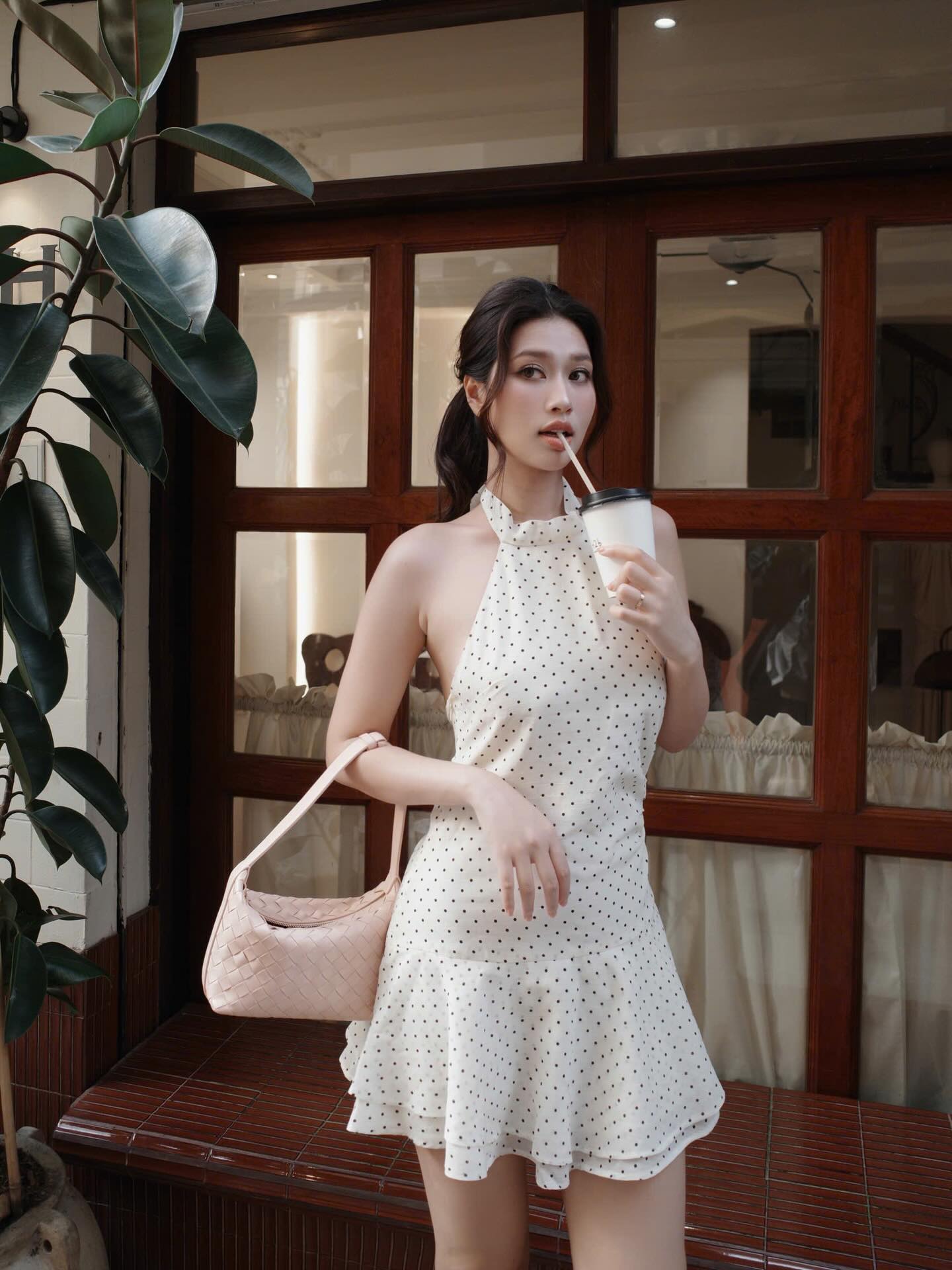 Style đối lập của Kỳ Duyên và Thiên Ân: Người cá tính, người mê diện váy điệu hết mức- Ảnh 12. Style đối lập của Kỳ Duyên và Thiên Ân: Người cá tính, người mê diện váy điệu hết mức- Ảnh 12.