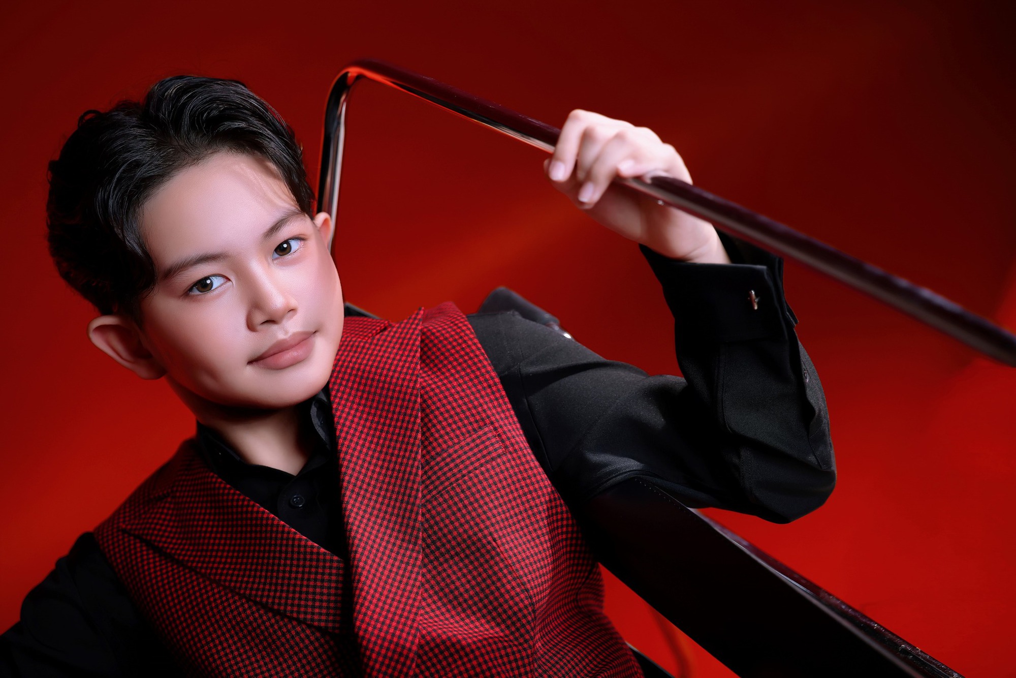 Phan Hiển khoe ảnh với con trai Kubi, tự nhận: 