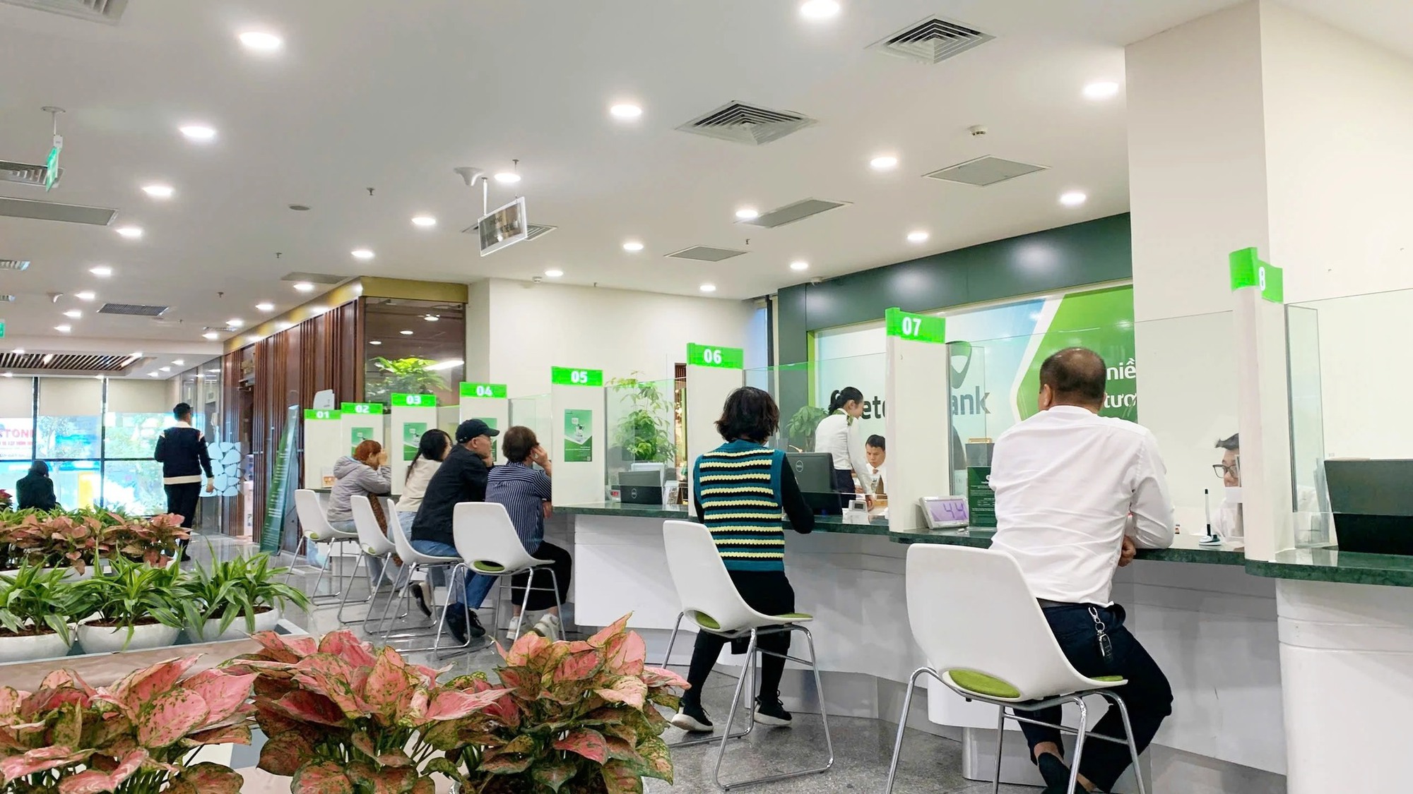 Từ ngày mai, Vietcombank, VietinBank, Agribank… sẽ tạm ngừng toàn bộ giao dịch rút/chuyển tiền đối với trường hợp sau- Ảnh 1. Từ ngày mai, Vietcombank, VietinBank, Agribank… sẽ tạm ngừng toàn bộ giao dịch rút/chuyển tiền đối với trường hợp sau- Ảnh 1.