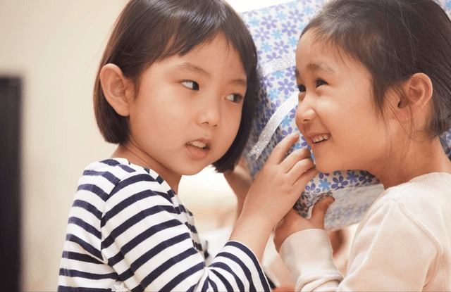 Những đứa trẻ lớn l&ecirc;n sẽ l&agrave;m n&ecirc;n chuyện thường c&oacute; 4 đặc điểm n&agrave;y- Ảnh 1.